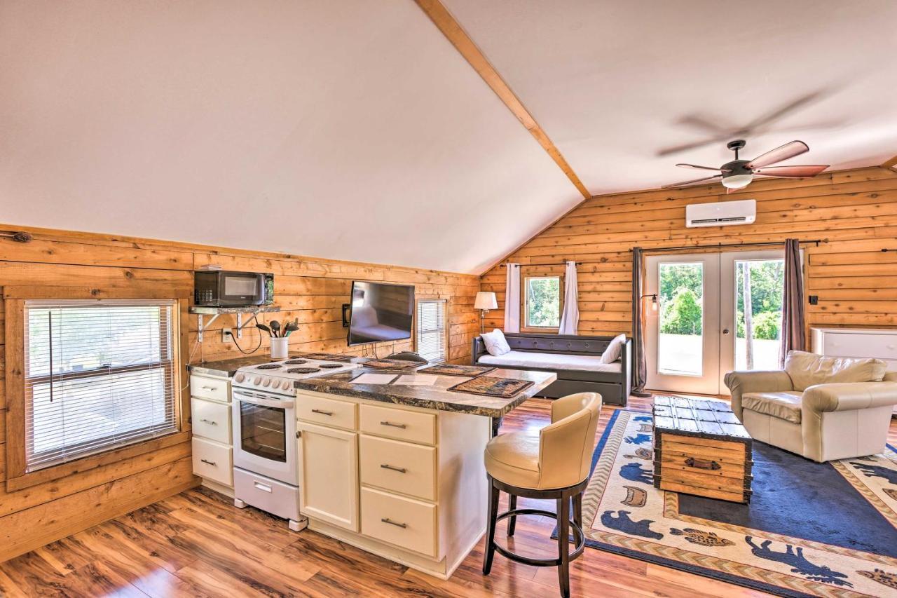 Quaint Studio With Shared Beach Walk To Suttons Bay Zewnętrze zdjęcie