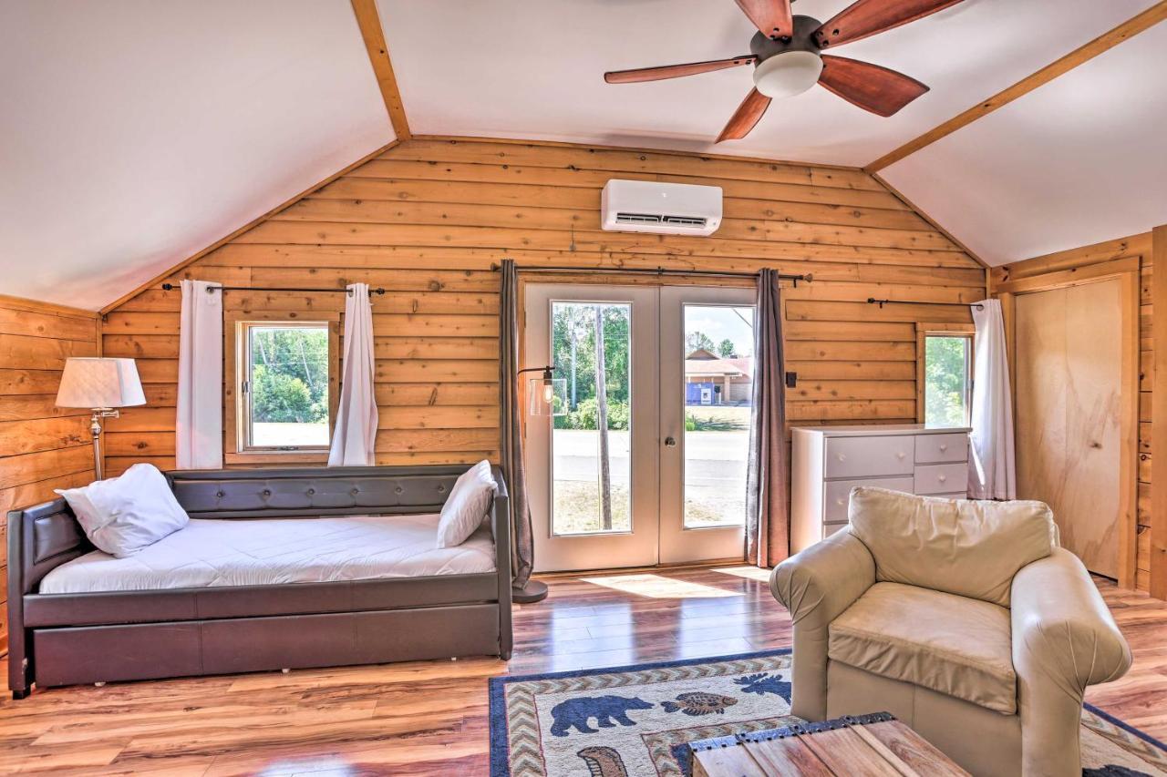 Quaint Studio With Shared Beach Walk To Suttons Bay Zewnętrze zdjęcie